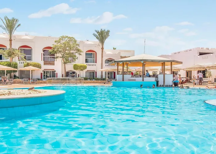 Sea View - - & Pools - Sleeps 4 - 2 Beds And 2 Sofa Beds